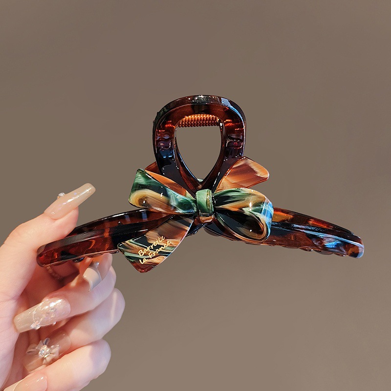 Photography Trend - 1/2pcs Enamel oil painting bow shark